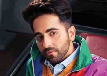 Ayushmann Khurrana wrote an emotional poem on the outbreak of Corona, listening to you will fill your eyes