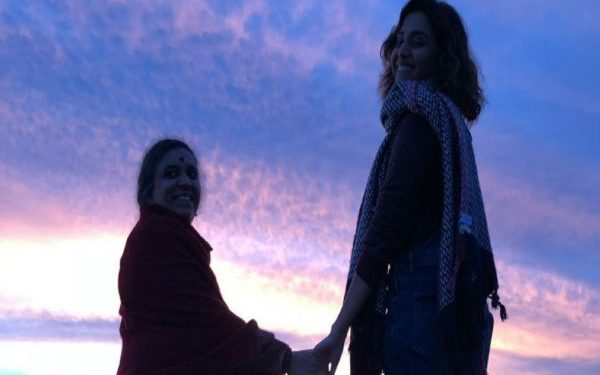 Swara bhaskar mother suffers fracture actress travels from mumbai to delhi