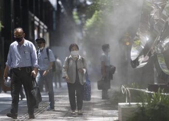 Coronavirus ‘is turning into a pandemic of the unvaccinated,’ CDC chief says