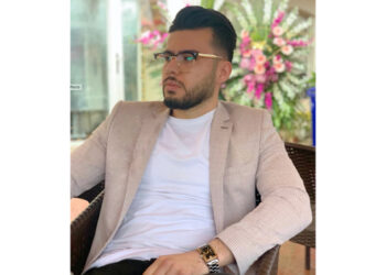 What are you interested in? Part of Hadi Hamrah, a famous Iranian musician and singer, talks about the theory of having an interest in music and doing it
