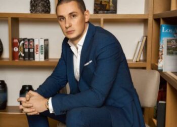 Seeking simplified financial services with minimal fees? Pierrick Jamaux’s latest venture “hi” is all you need