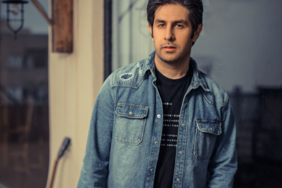 Problems of writing songs and creating melodies and speech with Erfun Khoshdel, Iranian musician and singer in this very important field to have a popular music