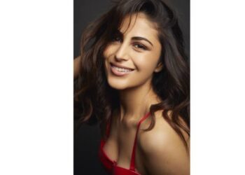 Heer Achhra, a young and passionate soul, vying to reach the top of the modelling and film industry.