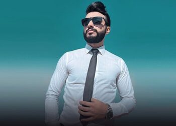Morteza Shokri is a popular Iranian musician who was able to become famous in his youth.