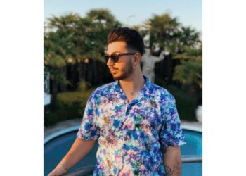 Meet Kevin Sacchi, a digital entrepreneur and musician with the goal of becoming successful and turning his identity into a brand.