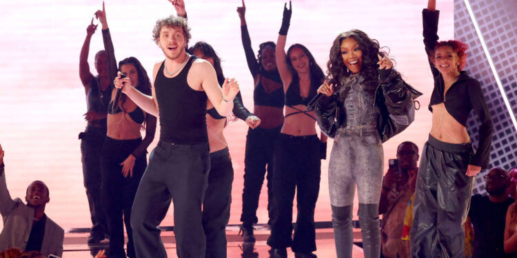 BET Awards 2022: Brandy makes a surprise performance with Jack Harlow and Lil Wayne