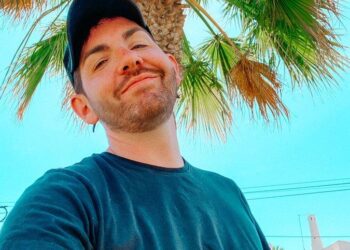 Welsh Actor Scott McGlynn’s Stylish Looks From His Portugal Holiday