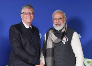 PM Modi is congratulated by Bill Gates for reaching 2 billion Covid vaccinations