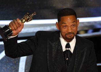 As he returns to social media following the Oscars slap, Will Smith captures a tarantula at home with son Trey
