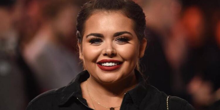Scarlett Moffatt posts defiant Instagram post about ‘disgusting’ paparazzi over swimsuit photos