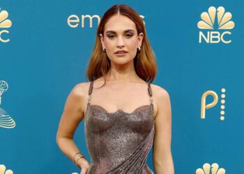 At the Emmys, Lily James wears the most amazing Versace chainmail gown