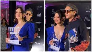 At an occasion, Vijay Varma photobombs Tamannaah Bhatia; the rumoured pair then takes a picture together. Watch