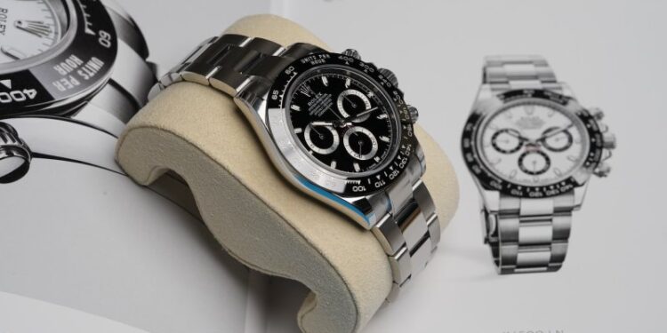 Top 5 Luxury Watches to Gift Your Man