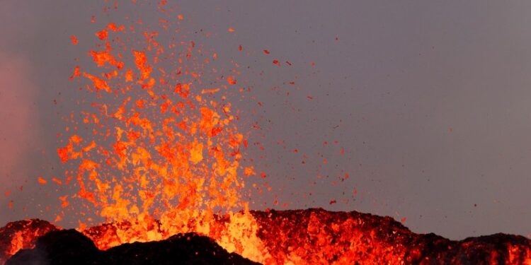 In The Southwest Lcelandic Valley, “Seismic Activity” Is Followed By Volcanic Eruptions