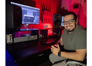Farshid Aria Released the Podcast Nesfe shab