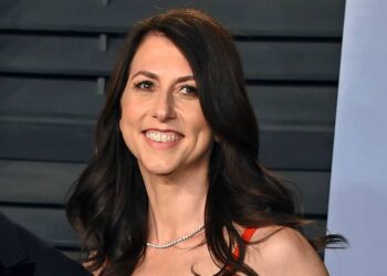 MacKenzie Scott sets a new Chicago nonprofit’s donation record