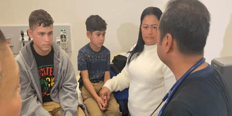 Community organizations in Chicago collaborate to offer medical treatment to migrants