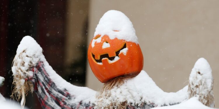 Is it going to snow in Chicago on Halloween? As a cold front moves in What we know