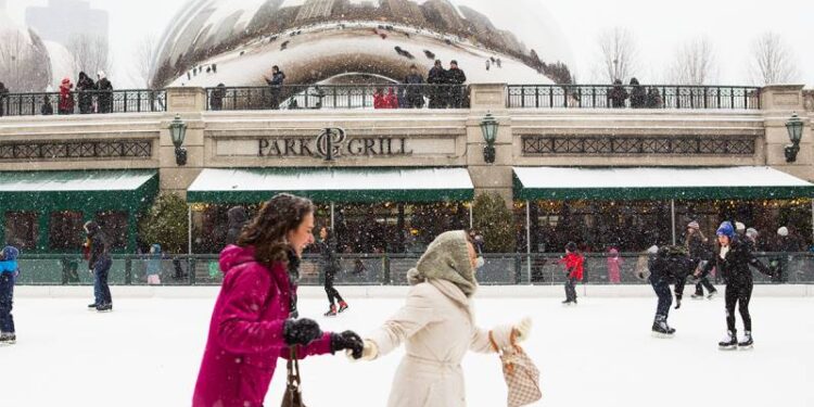 For the holidays, top 5 Chicago’s ice skating rinks are now open