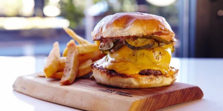 A episode of “America’s Best Restaurants” will feature a well-known Chicago burger establishment