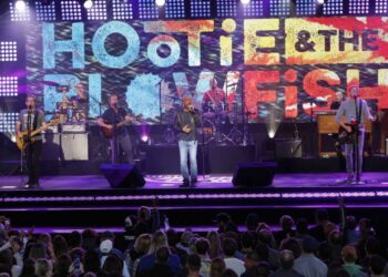 This summer, Hootie & the Blowfish will be coming Chicago