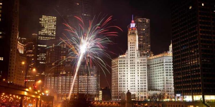 Ten things to do this weekend in Chicago include the return of Ramova Theatre and free fireworks on New Year’s Eve