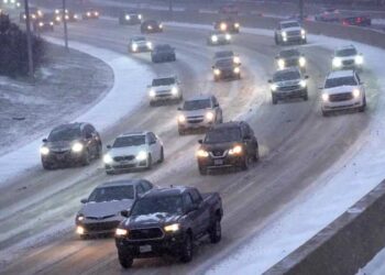 There are different forecasts regarding the possibility of snow accumulation in the Chicago region this weekend
