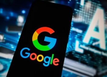 Google’s NotebookLM Now Allows You to Chat with Its AI Podcast Hosts