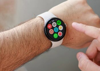 You Can Now Use Your Wear OS Watch as a Campus ID, Hotel Key, and More