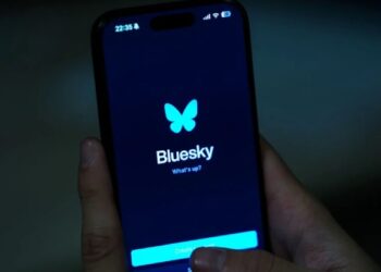 Things to Know about the Bluesky-based Instagram Alternative, Flashes