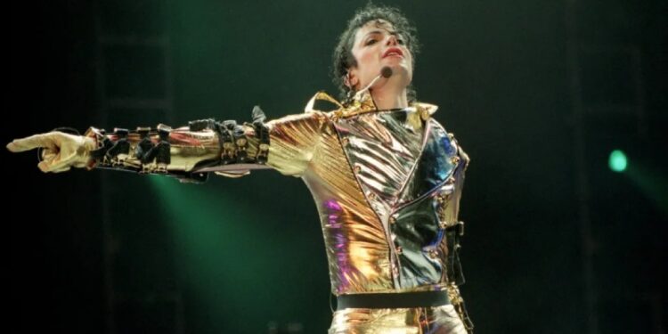 Michael Jackson’s Deep Album Track ‘Chicago’ Makes Billboard Hot 100 Debut