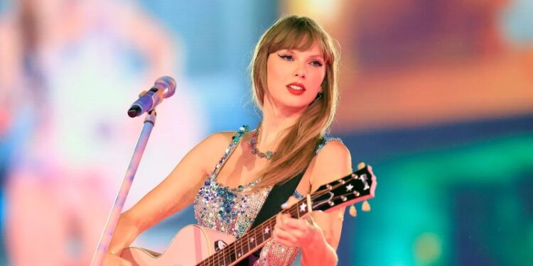 Taylor Swift Sets Country Airplay Record With Top 10 Launch of ‘I Knew It, I Knew You’